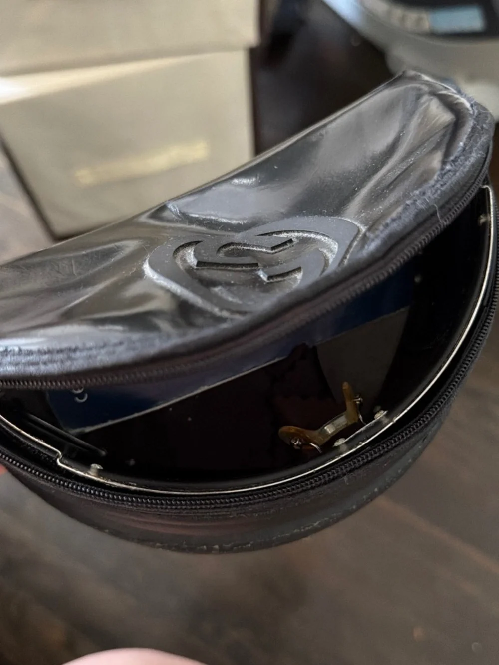 Vintage Gucci Y2K Shield Sunglasses | Made in Italy | Case + Safilo Booklet